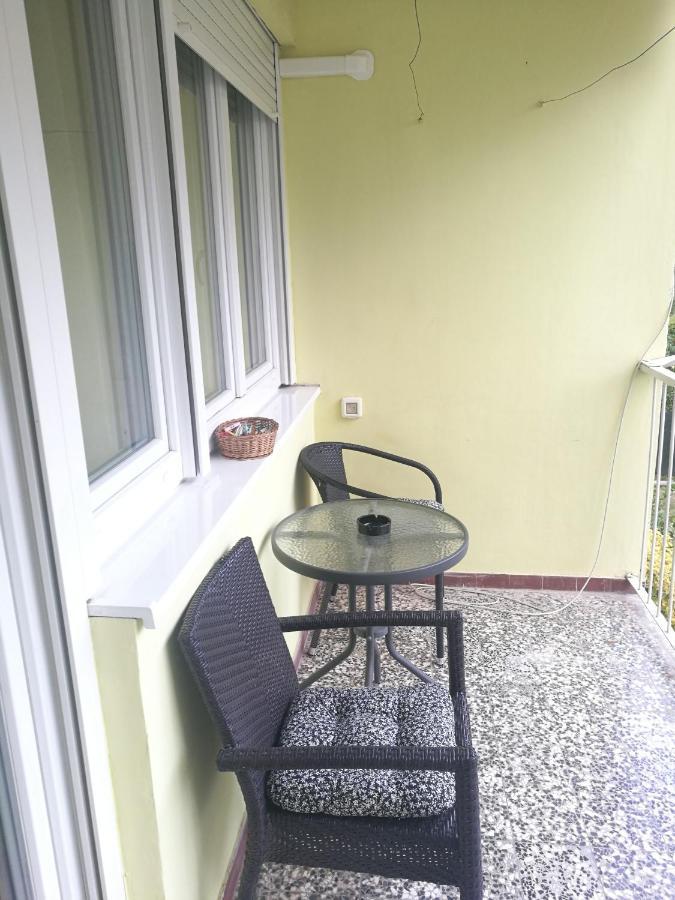 Pretty Big Double Bed Room With Balcony Split Buitenkant foto