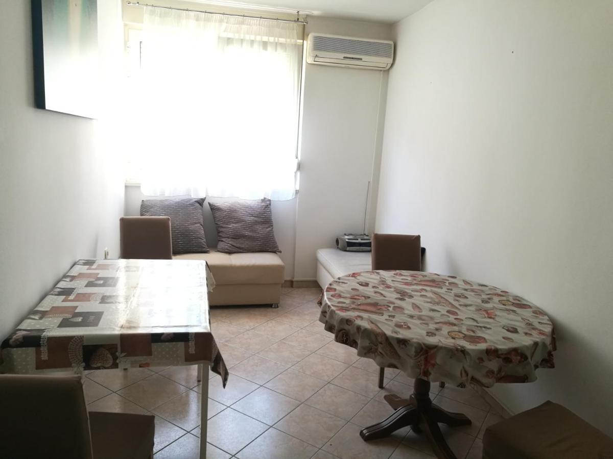 Pretty Big Double Bed Room With Balcony Split Buitenkant foto
