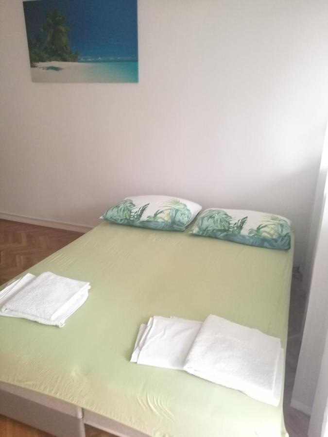Pretty Big Double Bed Room With Balcony Split Buitenkant foto