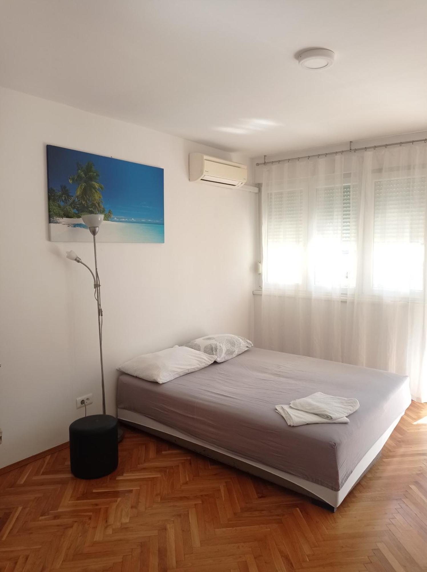 Pretty Big Double Bed Room With Balcony Split Buitenkant foto